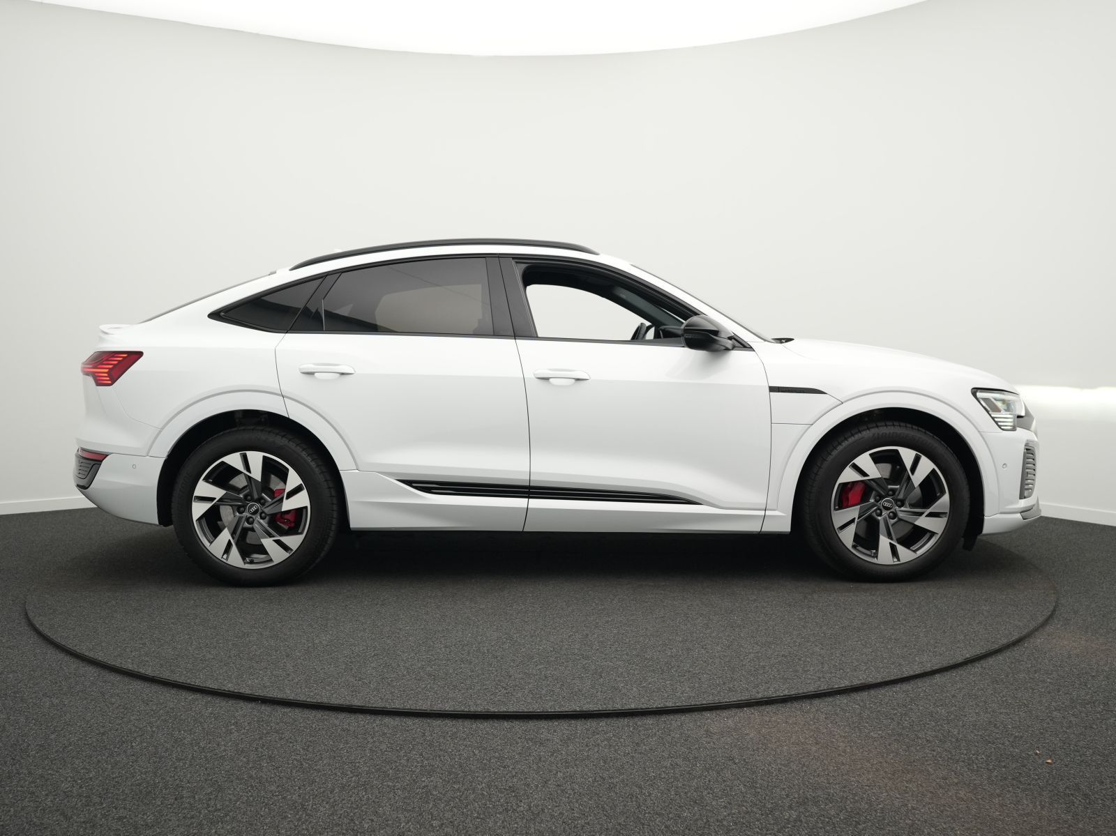 Audi Q8 e-tron - Bild 12