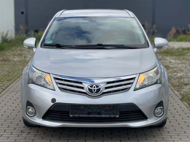 Toyota Avensis 2.2 D-4D Kombi Life Automatik 1.Hand