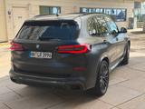 BMW X5 xDrive 30 d M Black VERMILION Edition - BMW X5 mit Diesel-Antrieb