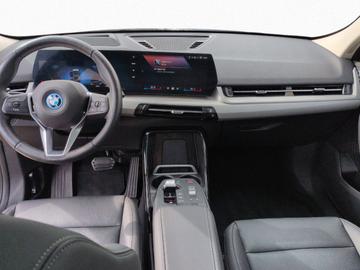 2025 BMW IX2 缩略图 16