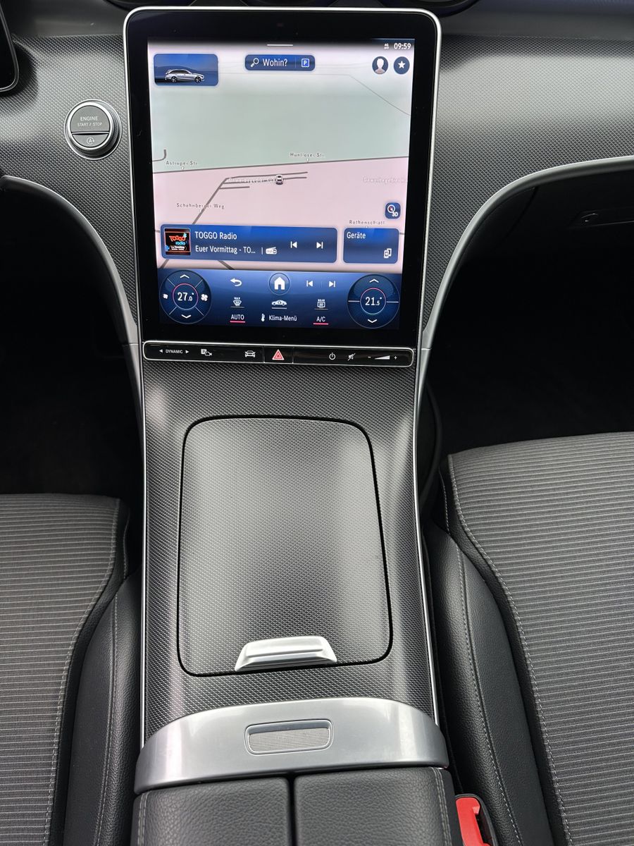 Fahrzeugabbildung Mercedes-Benz C 220d T Avantgarde NAV+LED+KAM+VCOCKPIT+CARPLAY