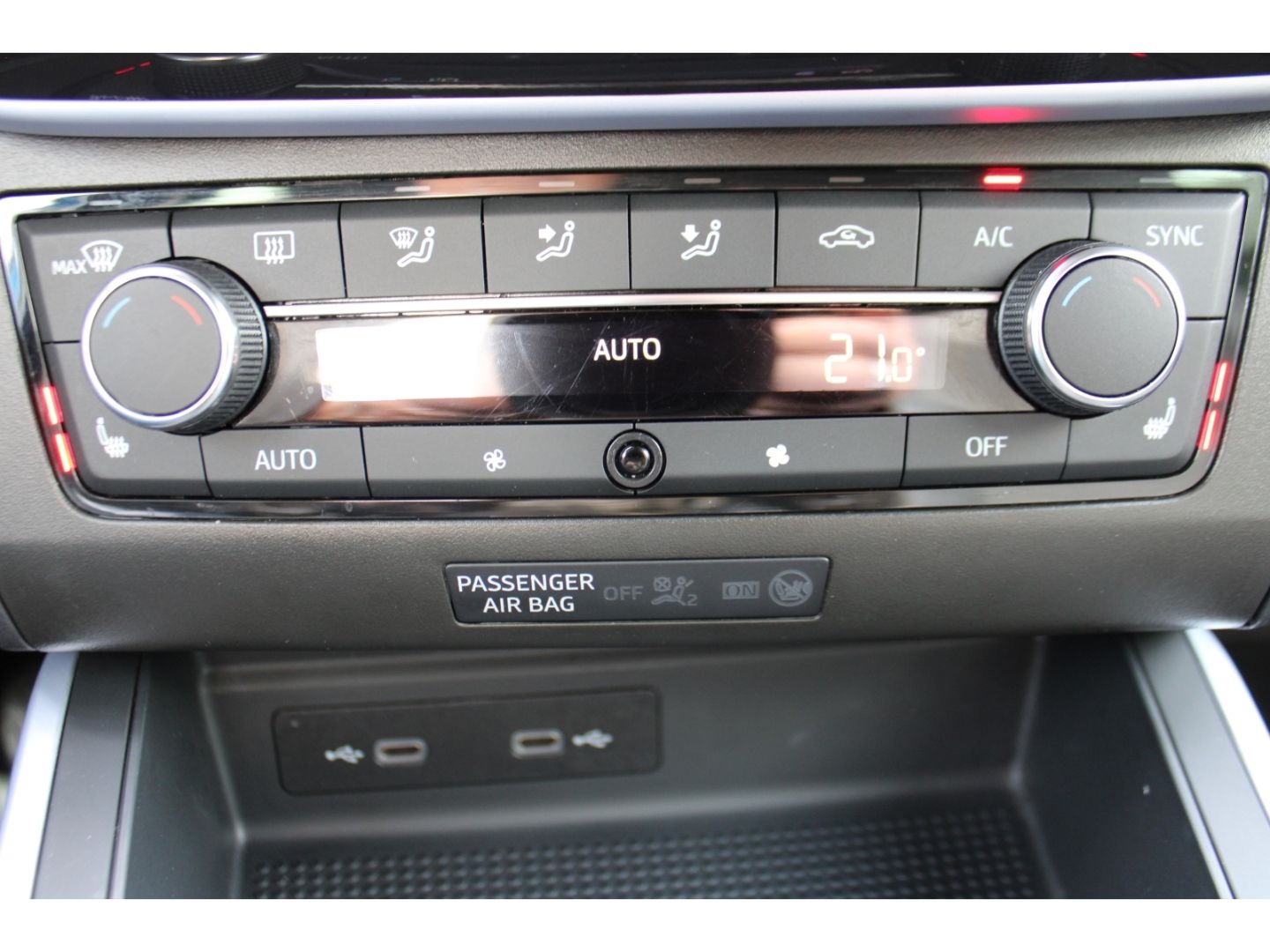 Fahrzeugabbildung SEAT Arona FR 1.0 TSI LED GRA RFK TWA Navi Full Link