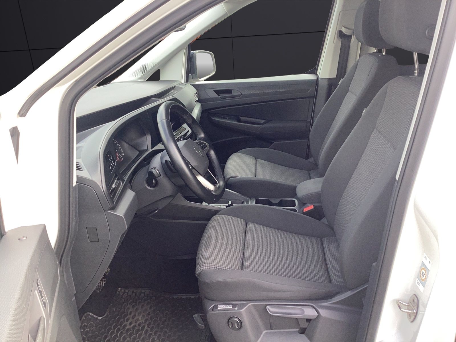 Fahrzeugabbildung Volkswagen Caddy Kombi TSI 5-Sitze DSG NAVI RÜCK MFL