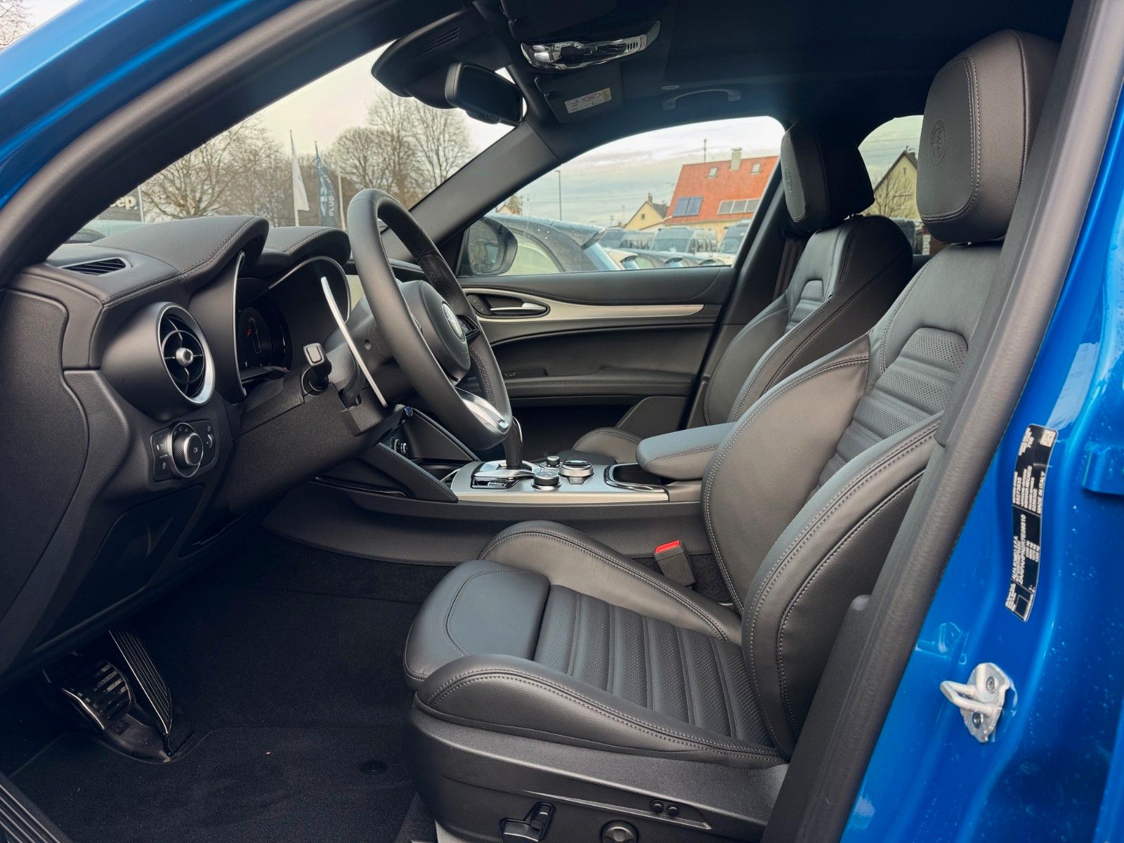 Fahrzeugabbildung Alfa Romeo VELOCE 2.0 Turbo 280PS Q4 GLASDACH NAVI KAMERA