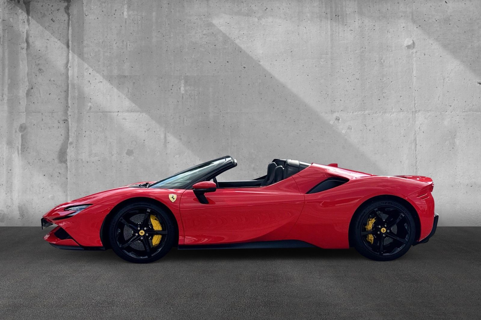 Fahrzeugabbildung Ferrari SF90 Spider*belüftete Sitze*Nackenhzg*Lift*JBL*