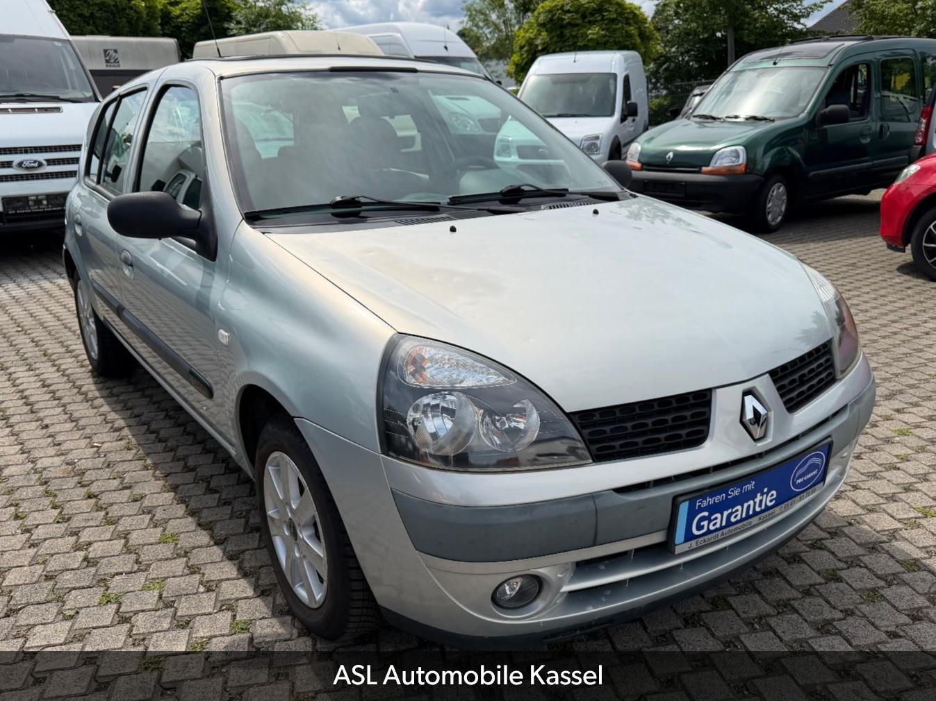 Renault Clio 1.2 16V Tüv und Inspektion neu