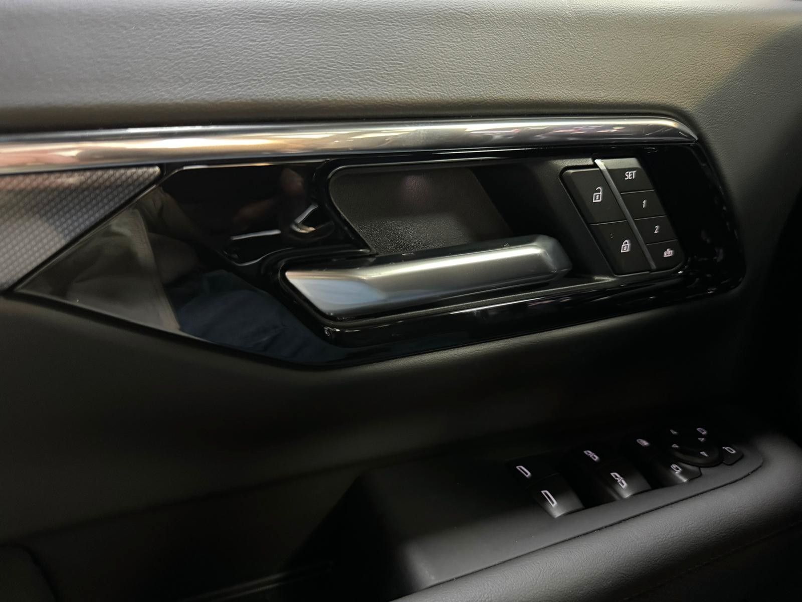 Fahrzeugabbildung Chevrolet 2026 TAHOE 6.2 ECOTEC RST 4x4-24"-ENTERTAINMENT