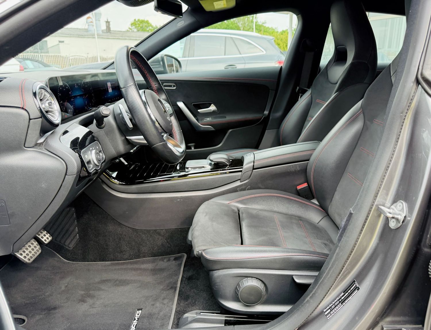Fahrzeugabbildung Mercedes-Benz CLA 200 Shooting Brake AMG, Comand, LED, Easy Pa