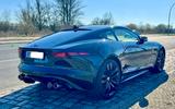 Jaguar F-Type P450 R-DYNAMIC BLACK - Jaguar F-Type: R Dynamic Black