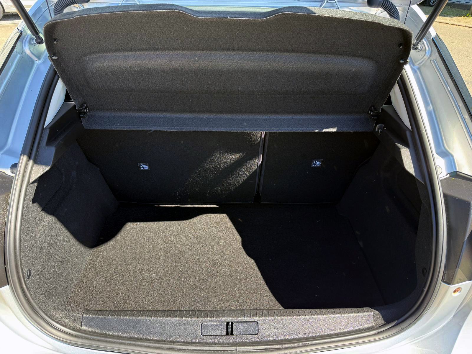 Fahrzeugabbildung Opel Corsa-F Elegance 1.2 Turbo LED SHZ NAV TEMP PDC
