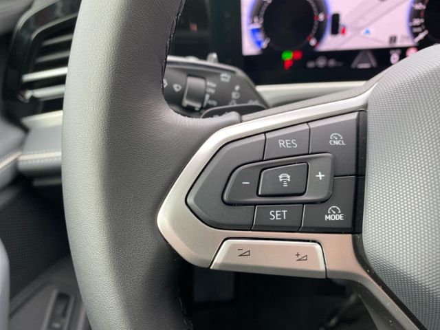 Passat Elegance 2.0 TDI StandHZG AHK Panodach Na