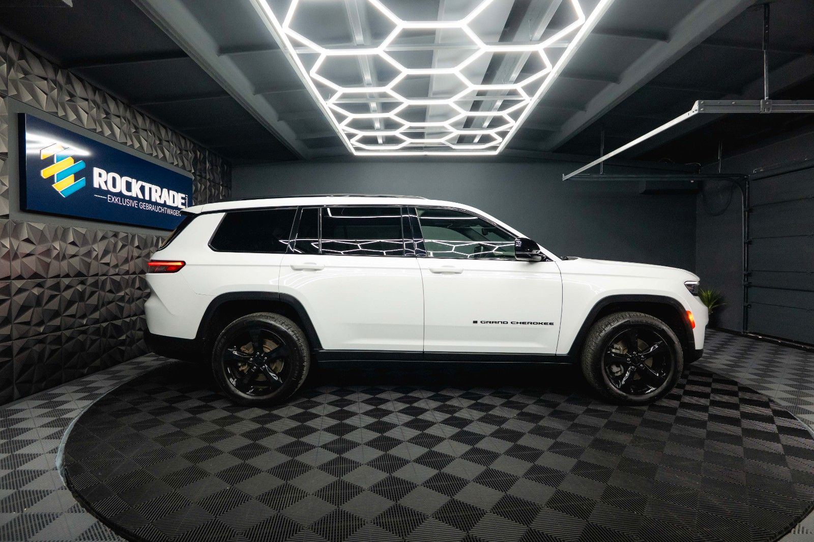 Fahrzeugabbildung Jeep Grand Cherokee 3.6 4x4 L Altitude Mod. 2022 19%