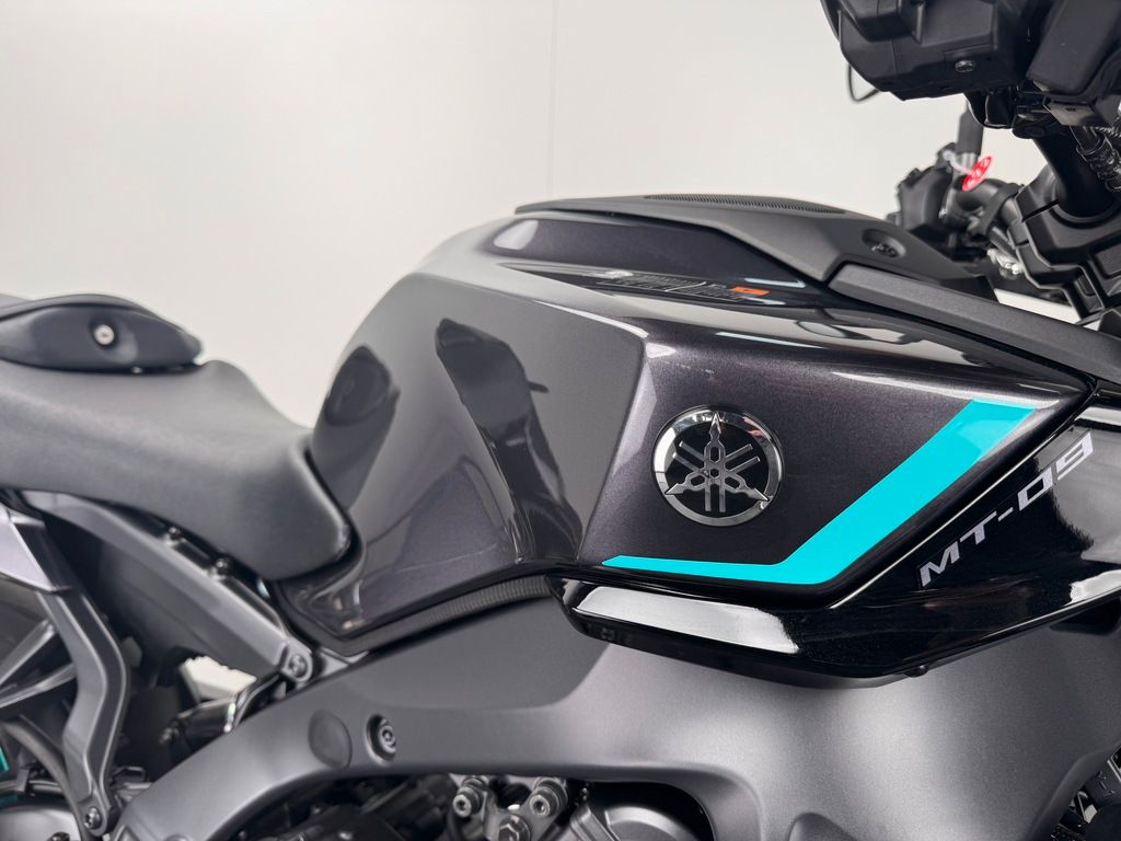 Fahrzeugabbildung Yamaha MT-09 *AKRAPOVIC *NEUWERTIG