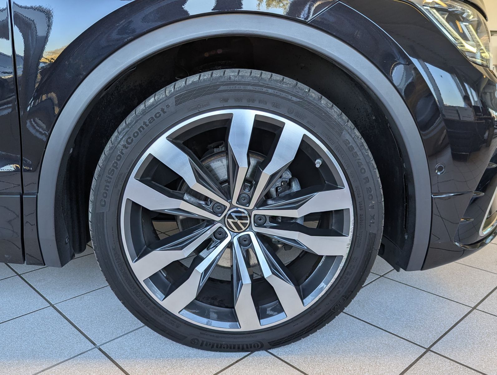 VW Tiguan 2.0 TDI DSG R-Line Matrix Pano HUD AHK 20 - Image 10