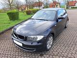 BMW 118d schwarz - BMW 118 aus 2009: 118d