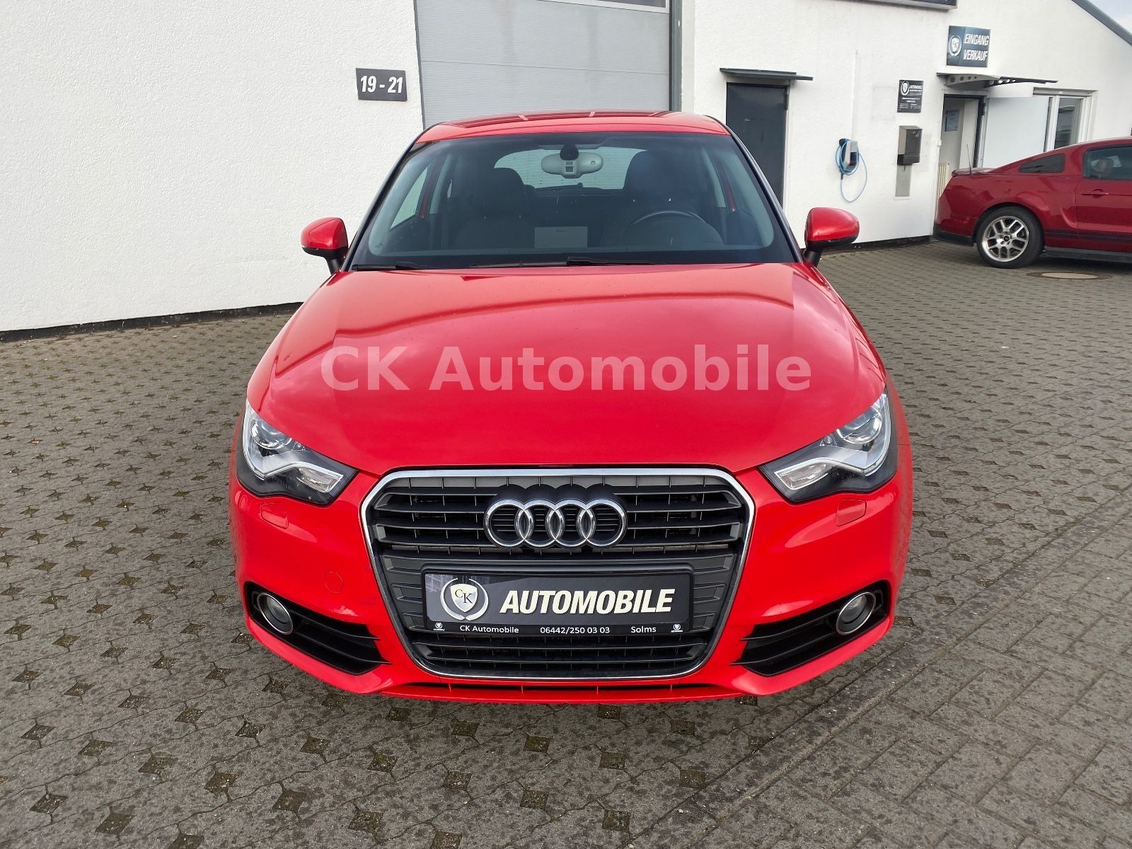 Fahrzeugabbildung Audi A1 Attraction 1.6 TDI DSG/Klima/Bi-Xenon/SHZ/PDC