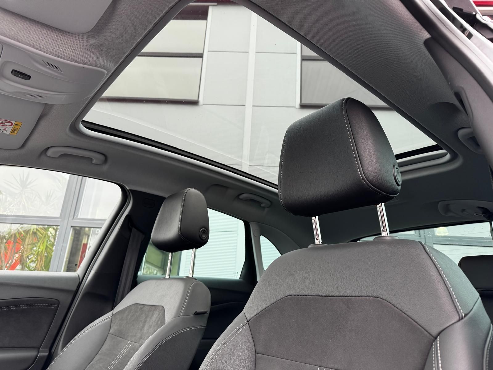 Fahrzeugabbildung Opel Crossland Elegance, AT,Navi,Kamera,Totwinkel.,