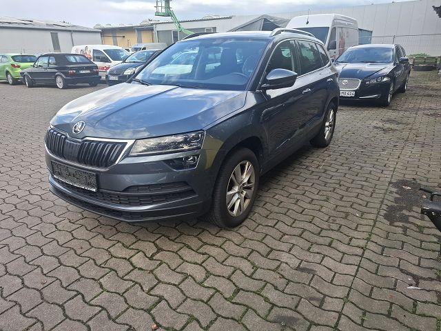 Skoda Karoq Style 4x4 8 fach bereift,Navi,Telefonie...