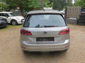 Volkswagen Golf - 6