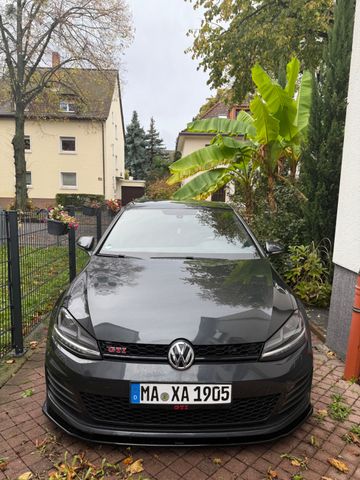VW Golf