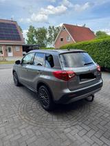 Suzuki Vitara 1.6 VVT Comfort 4x2 Automatik Comfort - Suzuki Vitara mit Benzin-Antrieb: Geländewagen, 1.6