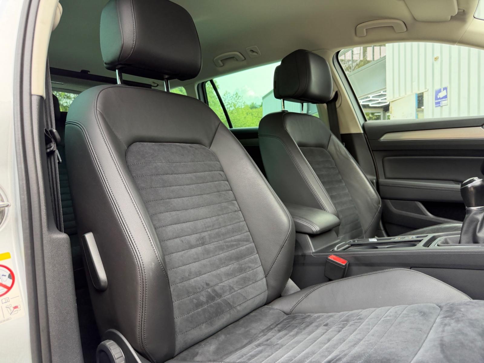 Volkswagen Passat Variant Highline/2,0 TDI 150PS/88120km/!