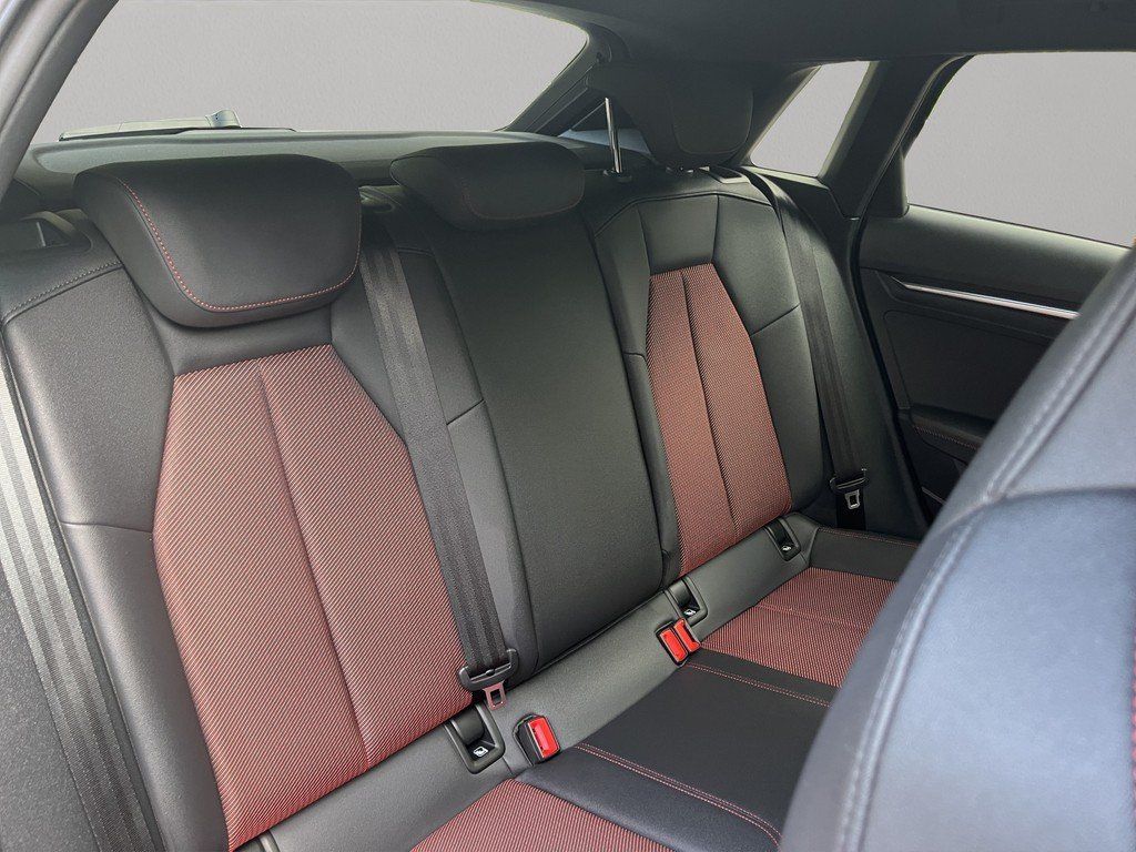 Audi S3 Sportb. 2.0 TFSI qu. S tronic B&O Kamera Pano foto 10