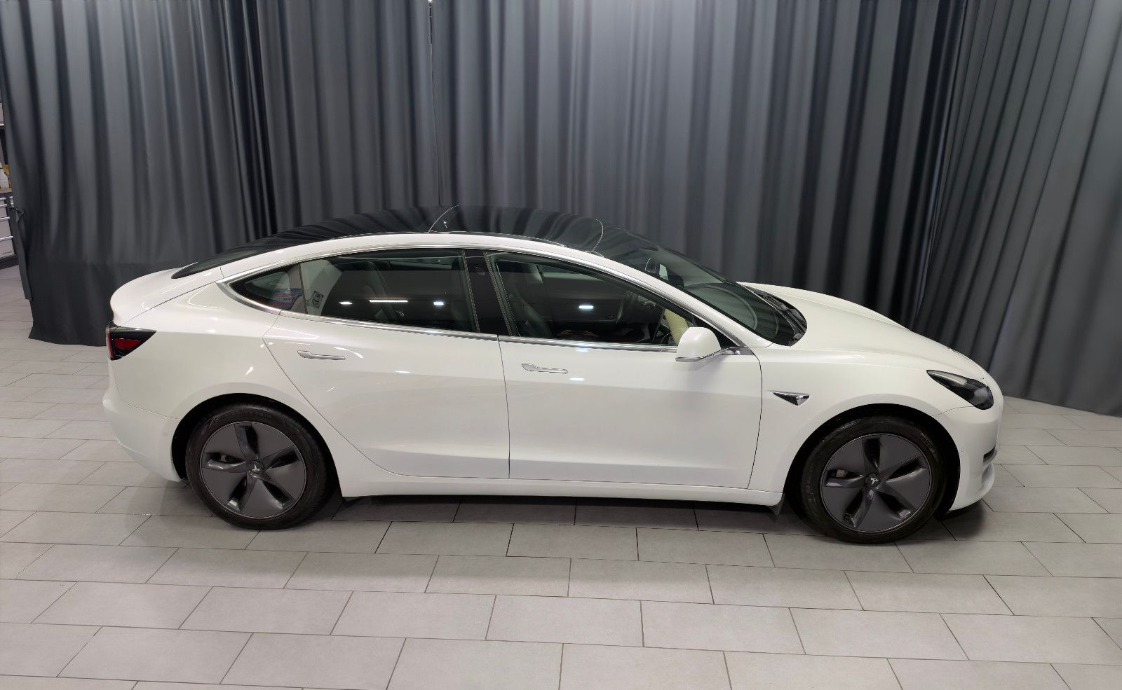 Fahrzeugabbildung Tesla Model 3 Long Range Dual AWD |PANO|PREMIUM-SOUND