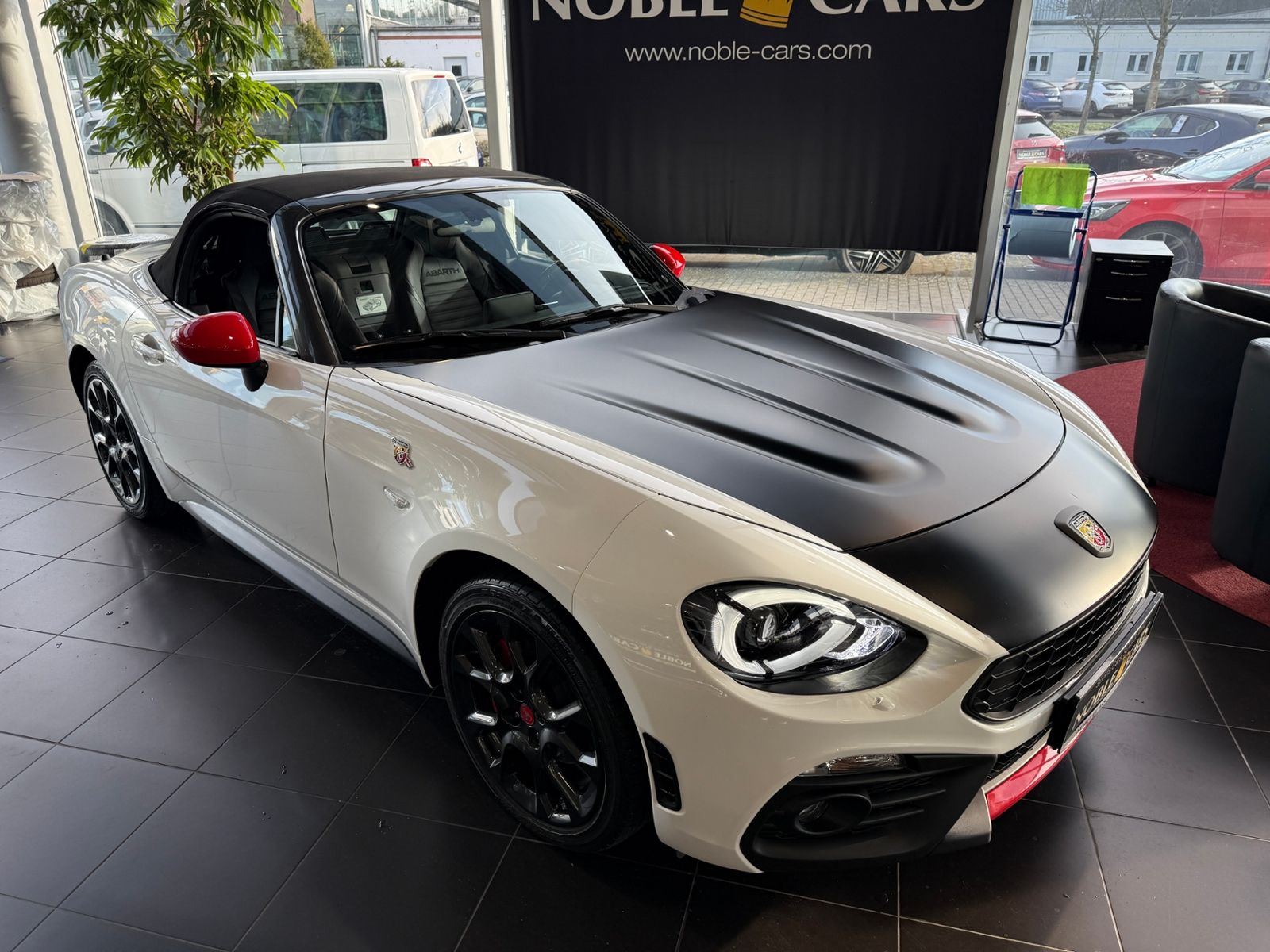 Fahrzeugabbildung Abarth 124 Spider BOSE LED LEDER ALU