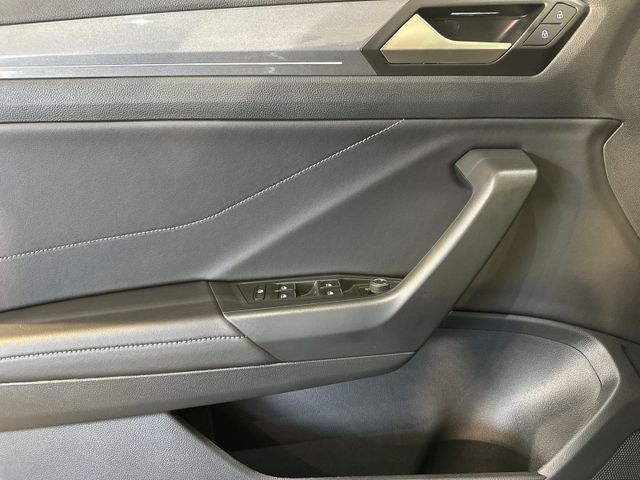 T-Roc 1.5 TSI DSG STYLE IQ.LIGHT+NAV+KAMERA+PANO