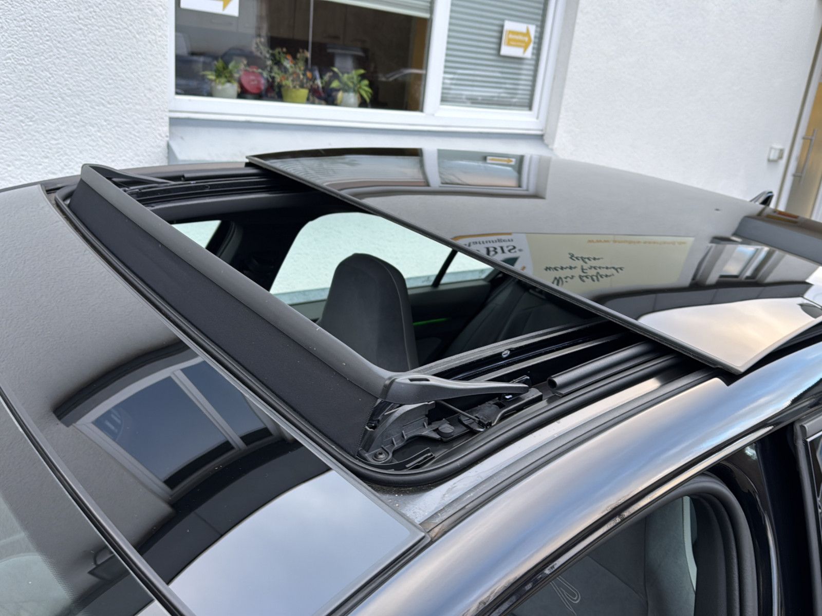 Fahrzeugabbildung Volkswagen Golf 2.0 TDI R-Line 150 PS/ PANO/ ACC/ HARMAN