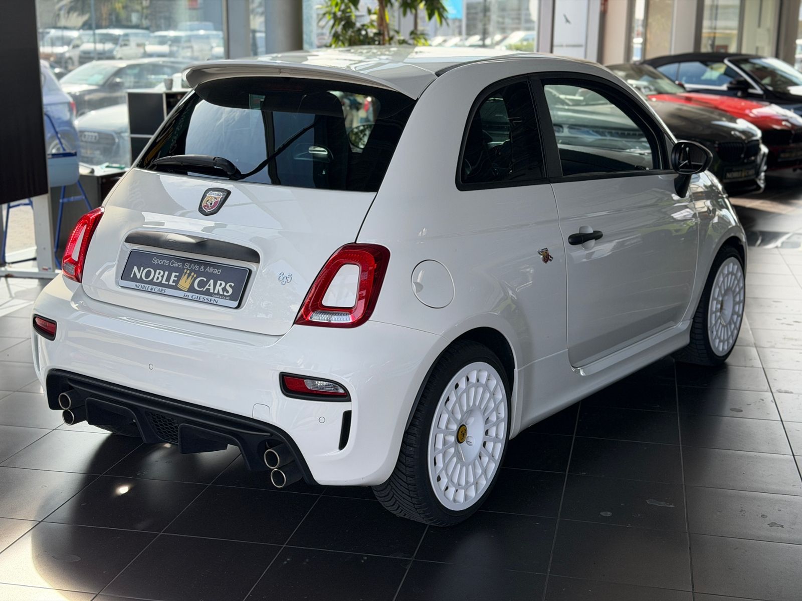 Fahrzeugabbildung Abarth 695 1.4 T-Jet BEATS NAVI ALU