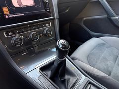 Fahrzeugabbildung Volkswagen Golf VII Variant Comfortline Navi Sitzh ACC AHK