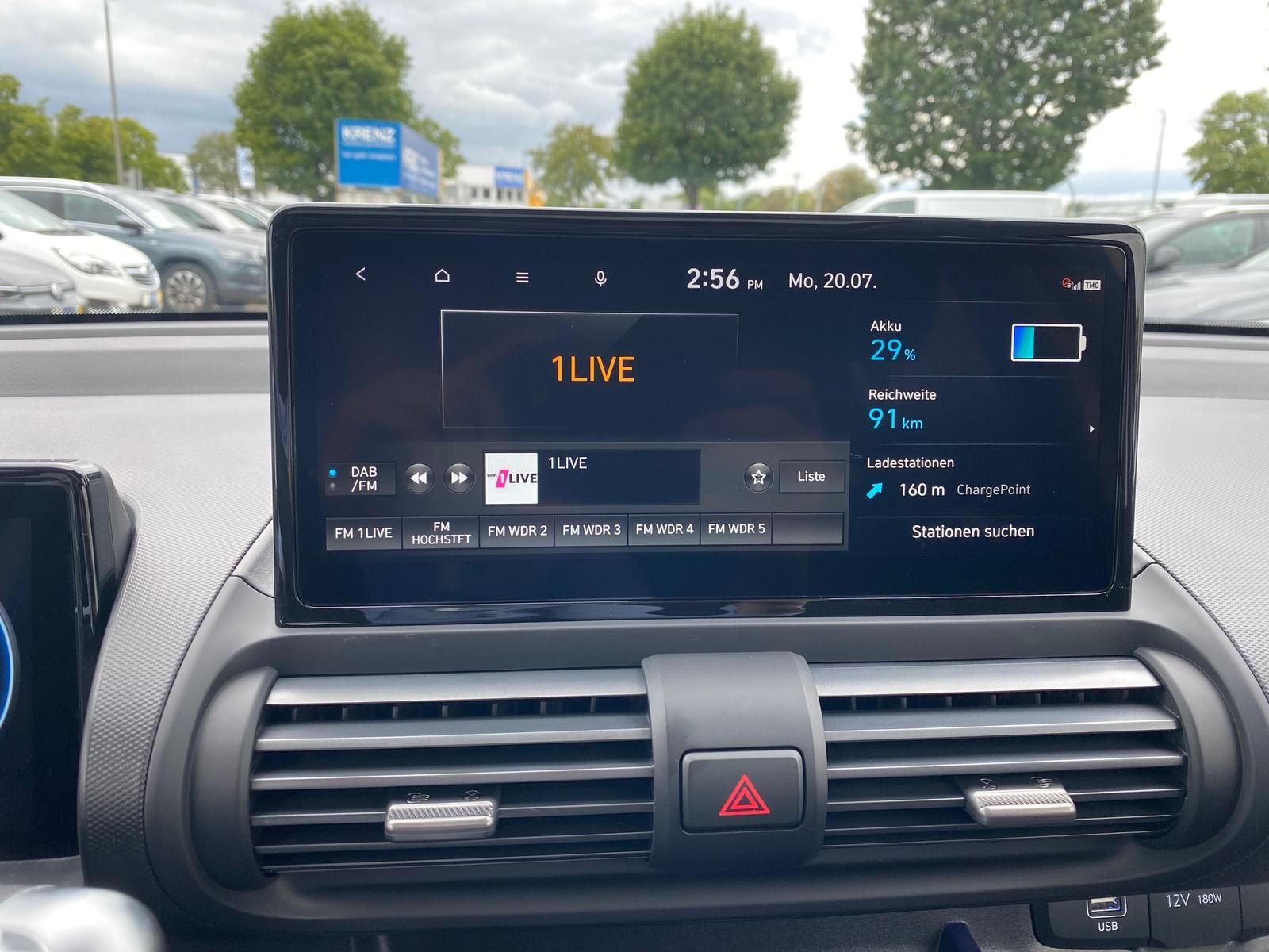 Fahrzeugabbildung Hyundai INSTER Elektro 85 kW APP+KLIMA+ACC+KAMERA+17"Alu