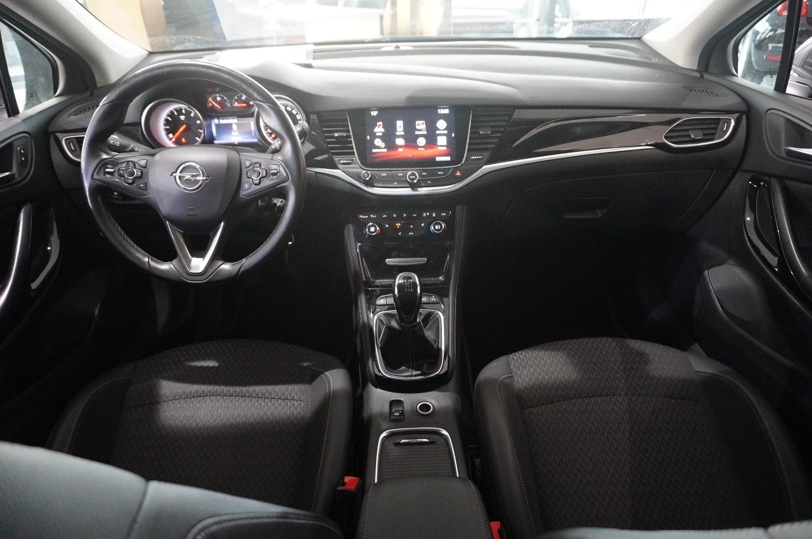 Fahrzeugabbildung Opel Astra K ST 1.4T INNOV. NAVI/LED/KAMERA/SPORT/AHK