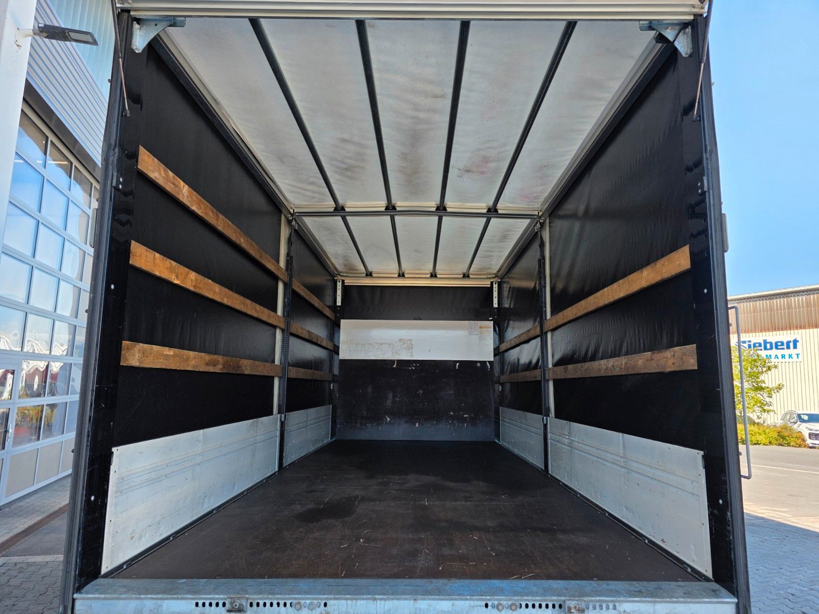 Fahrzeugabbildung Mercedes-Benz Atego 824 L Bär LBW 1.000kg AHK Klima 3 Sitze