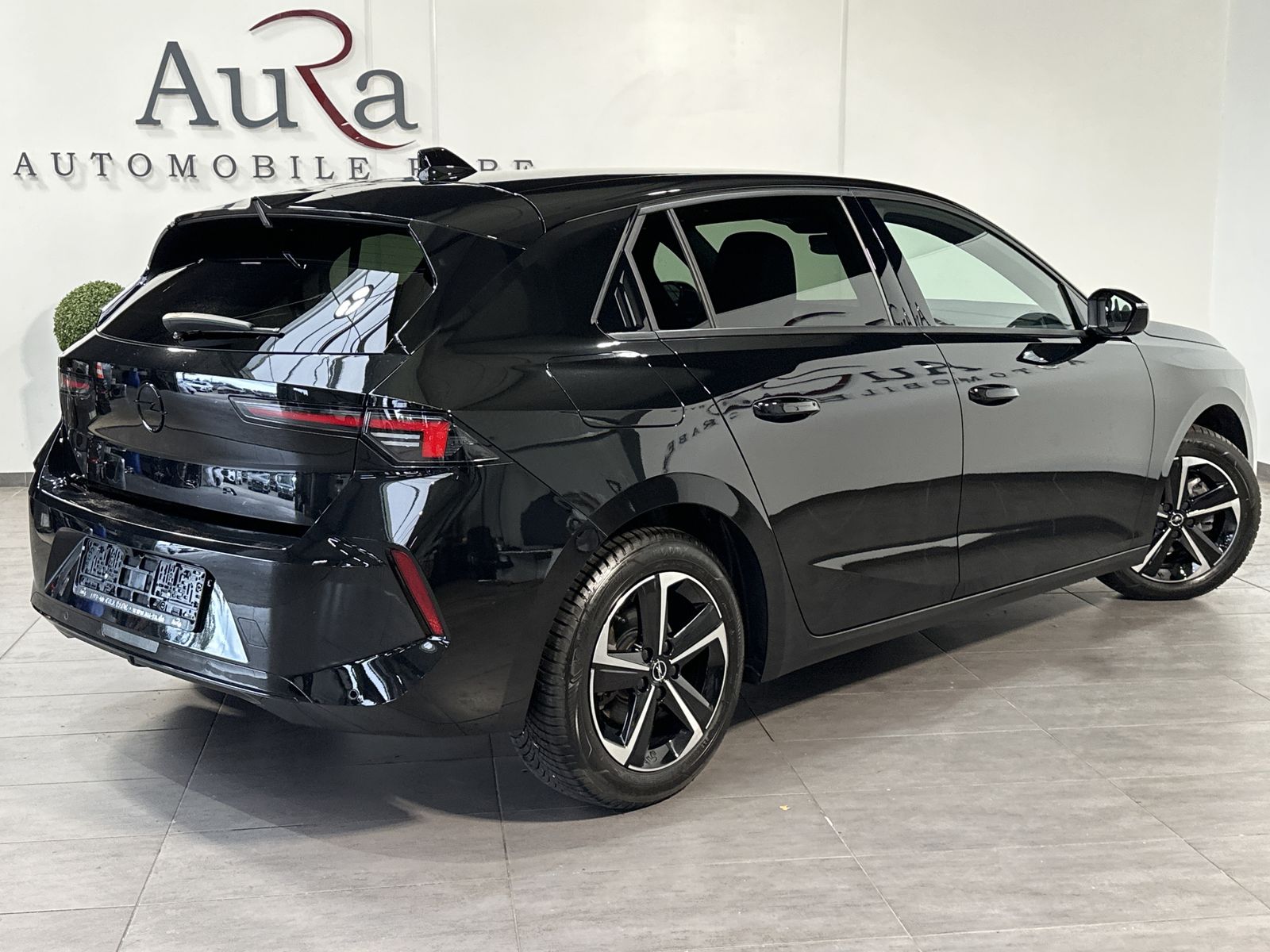 Fahrzeugabbildung Opel Astra SpT 1.2 Turbo GS NAV+LED+360°+VCOCKPIT+1HD