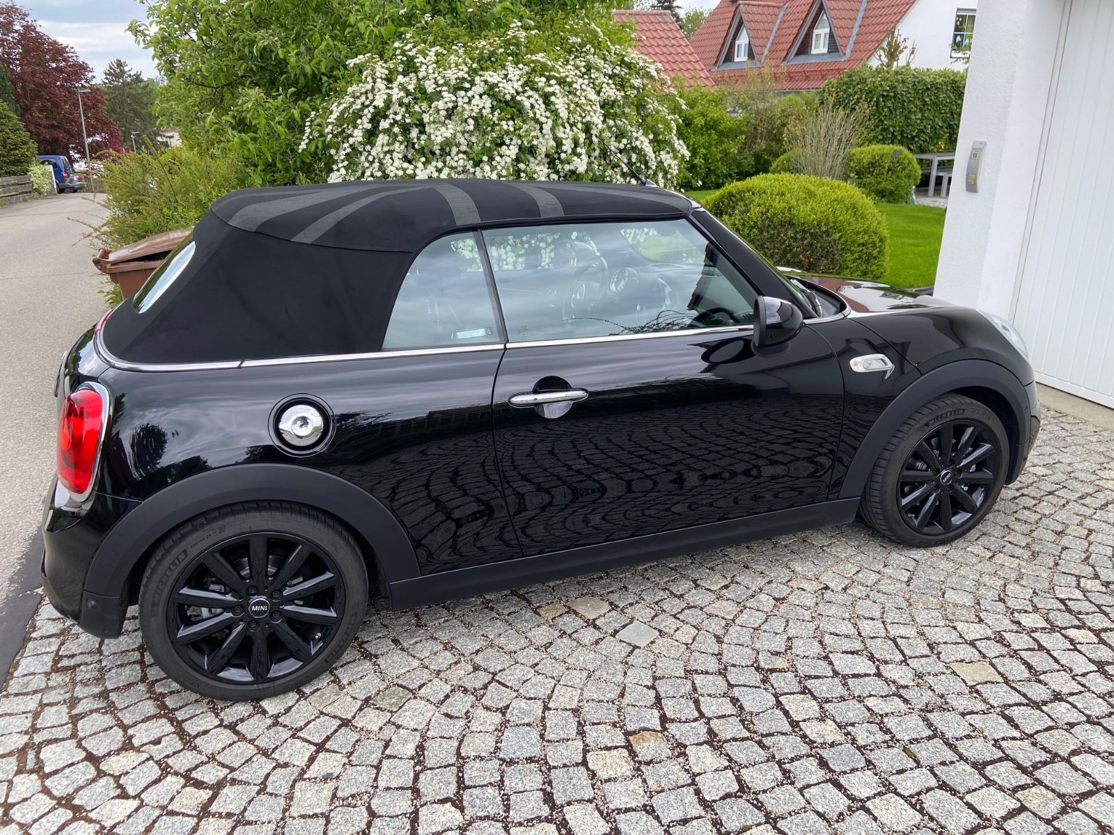 MINI Cooper S Cabrio *Garagenfahrzeug* 