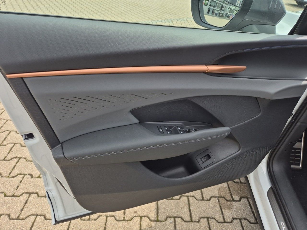 Fahrzeugabbildung CUPRA Terramar 2.0 TSI 204 PS DSG 4Drive Edge Paket