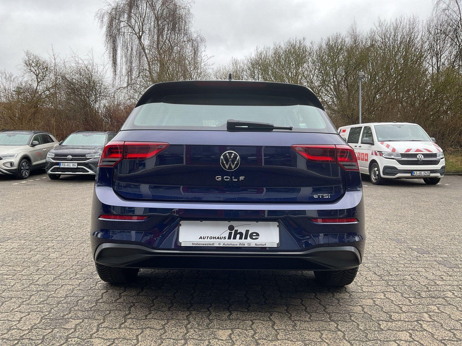 Volkswagen Golf VIII Life 1.0 eTSI DSG AHK PDC Navi Sitzhzg