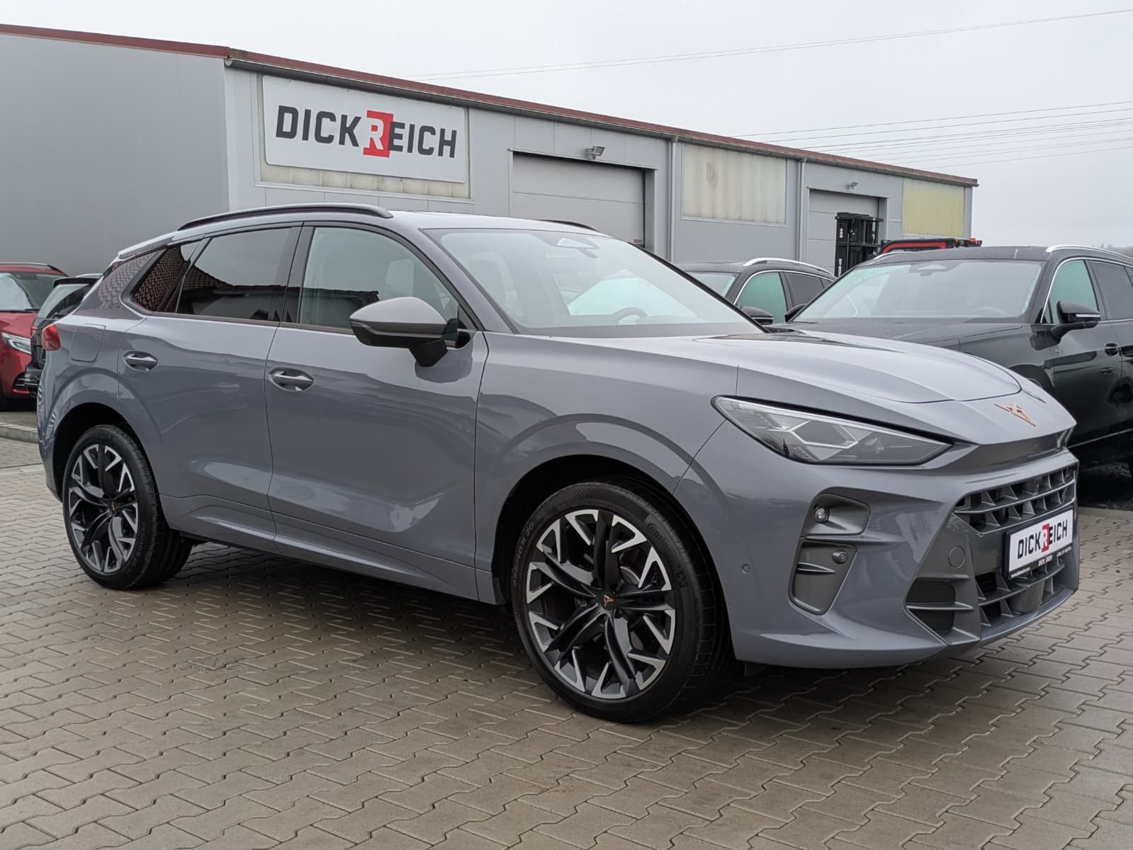 Fahrzeugabbildung CUPRA Terramar 2.0 TSI 4D VZ HUD*MATRIX*PANO*DCC*20"