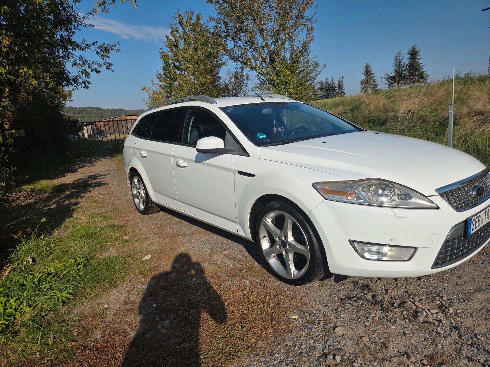 Ford Mondeo 2009 — rear view