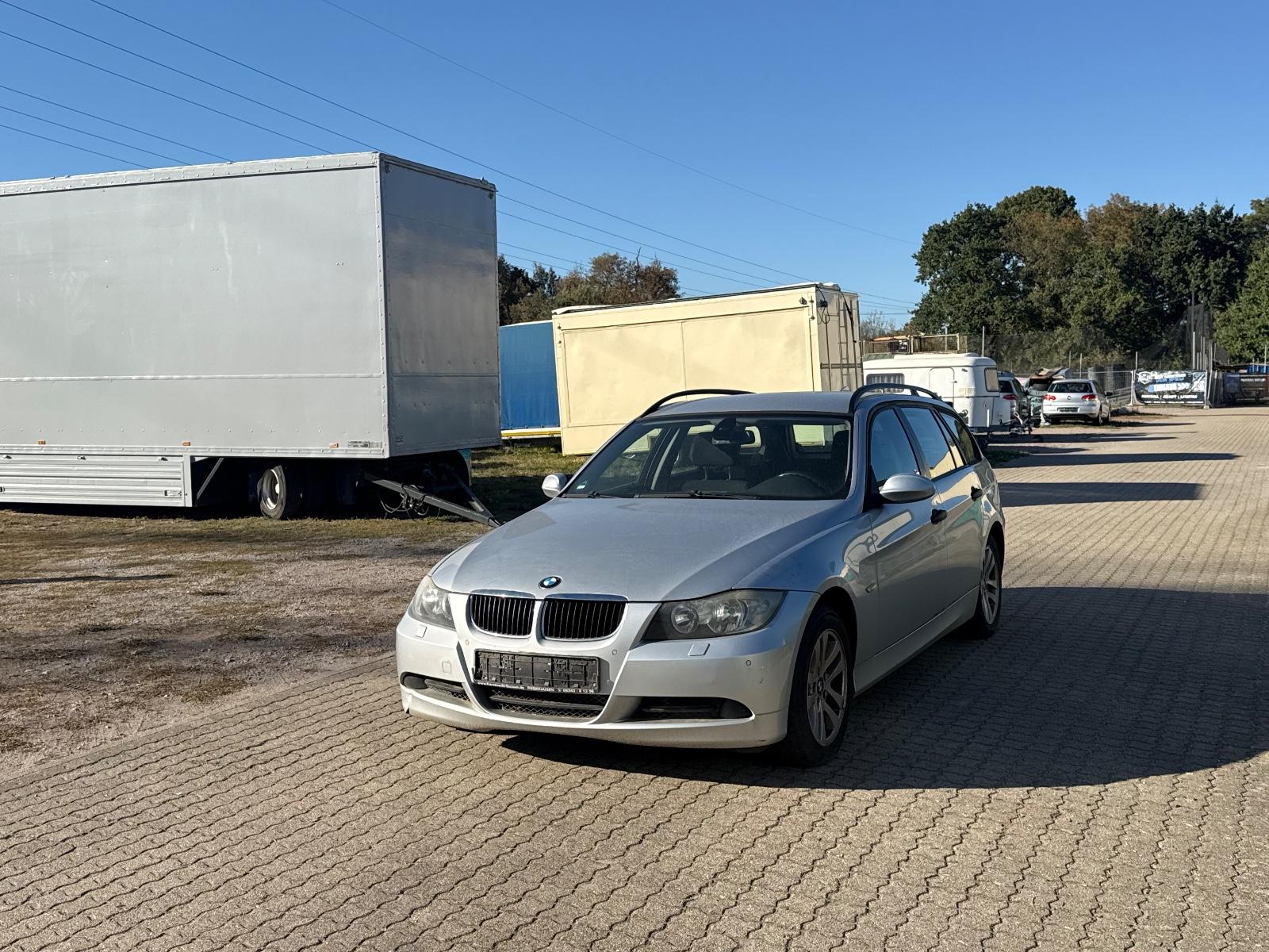 BMW 318 2006 — photo 5