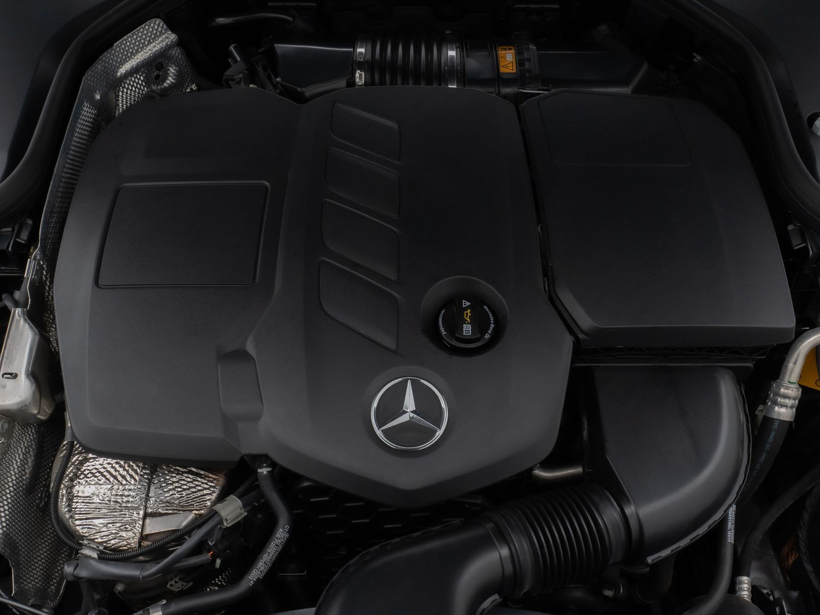 Fahrzeugabbildung Mercedes-Benz E 220 d Avantgarde. 9G-Tronic Kamera Navi Sport