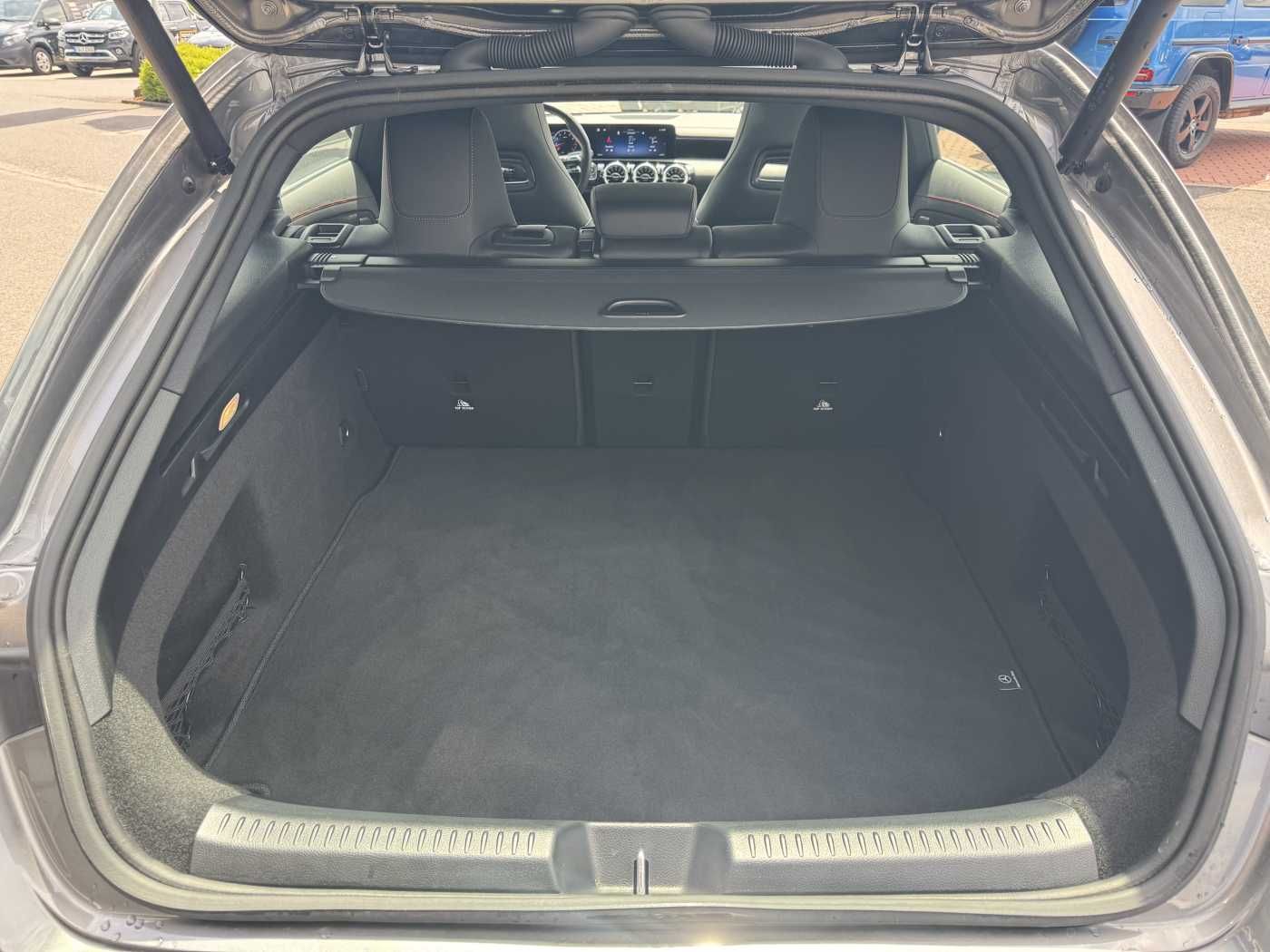Fahrzeugabbildung Mercedes-Benz CLA 200 AMG+Pano+MultiBeam+DistrPro+HUD+360