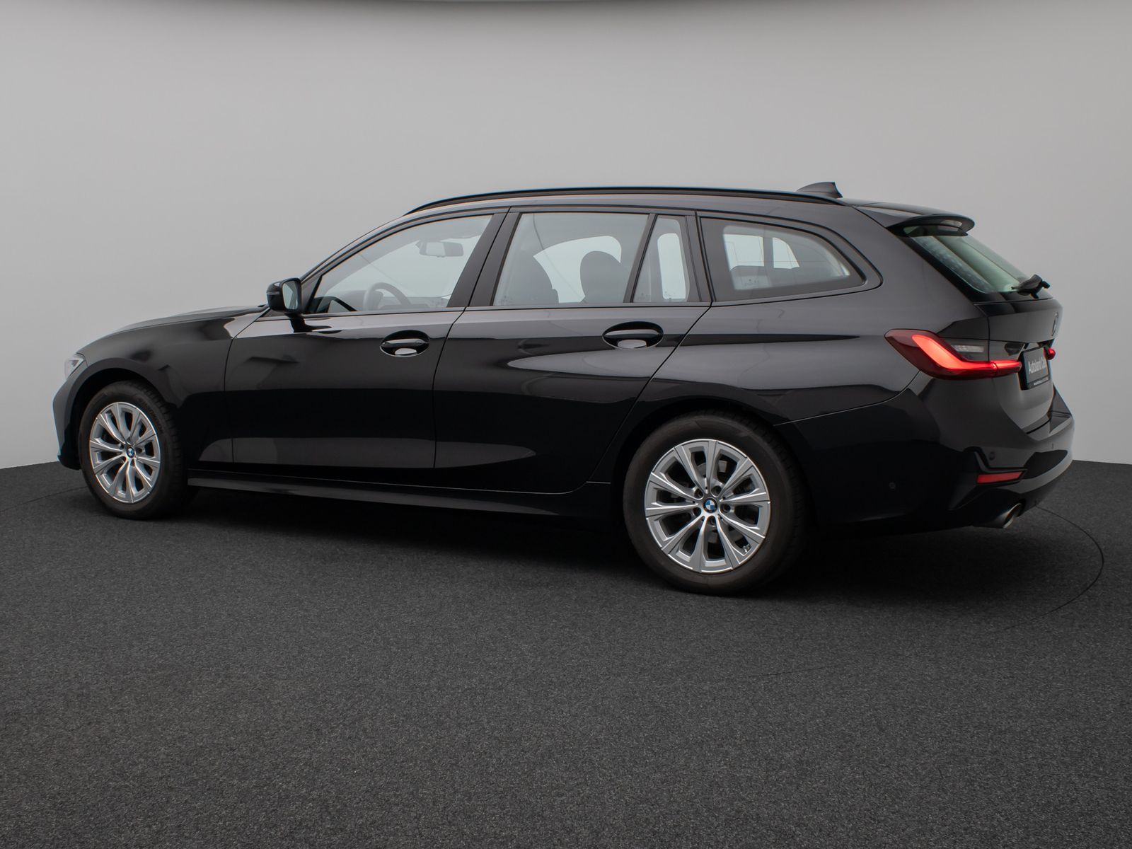Fahrzeugabbildung BMW 318i GeschwindigReg DAB Alarm Kamera Sportsitz