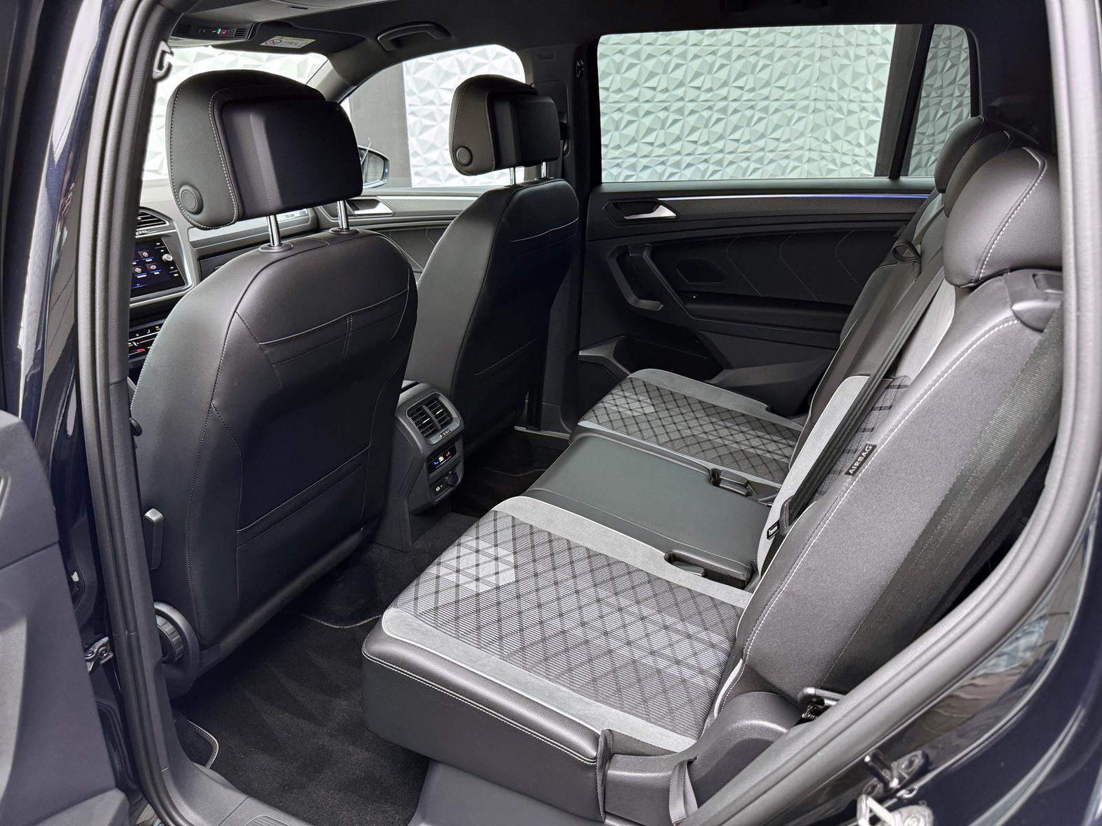 Fahrzeugabbildung Volkswagen 2.0 TSI R-LINE/4MOTION/7-SITZE/AHK/MATRIX/HUD/AC