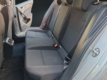 Fahrzeugabbildung Volkswagen Golf Variant 1.0 TSI Sound App-Connect ACC SHZ