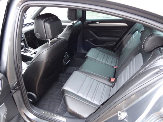 Fahrzeugabbildung Volkswagen Passat/Highline/2xR-Line/LED/Virtual/Kam/Leder/