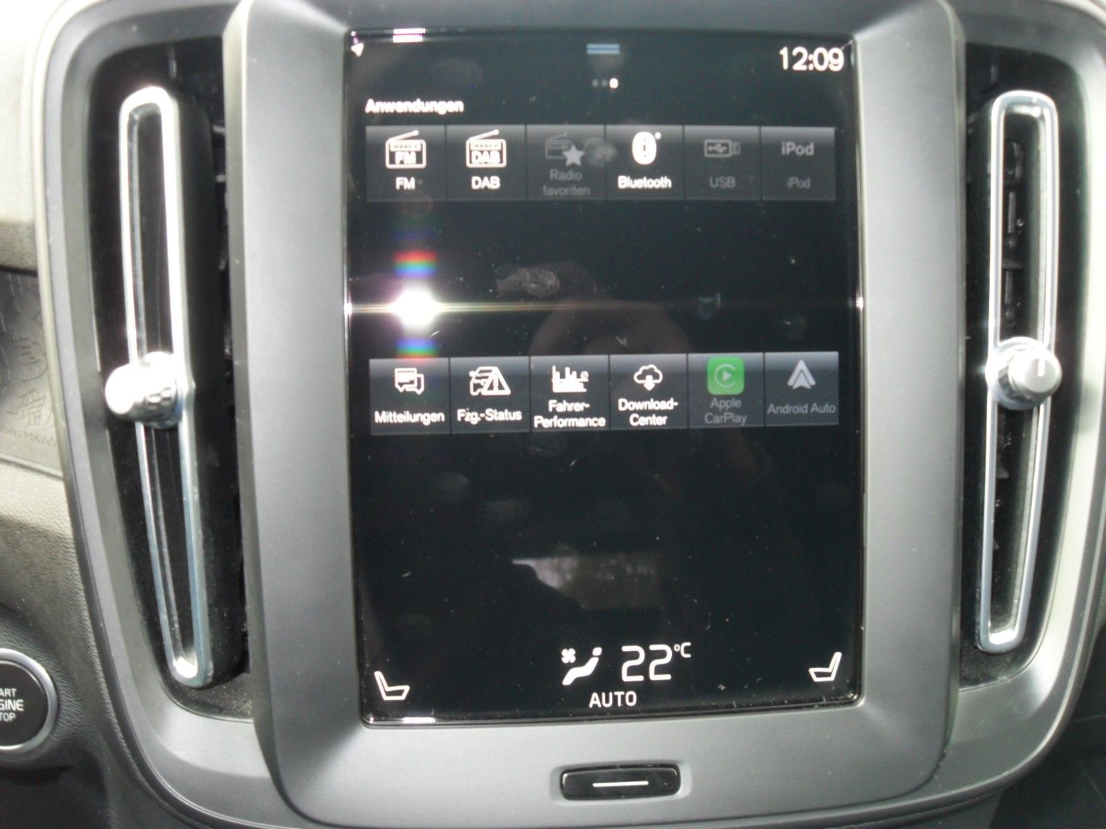 Fahrzeugabbildung Volvo XC40 T4 Essential | AHK | Navi | PDC | SH